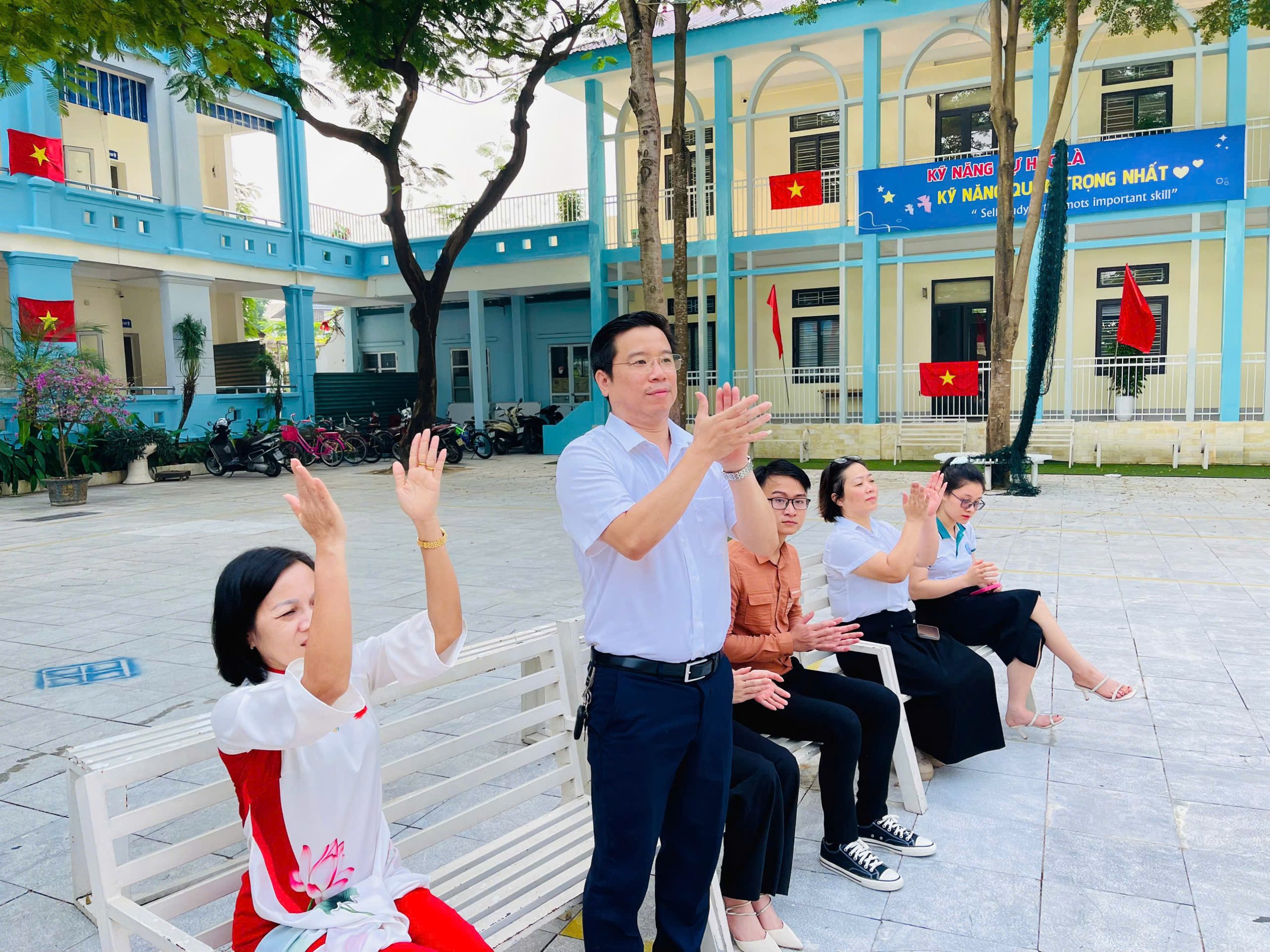 Tổng Giám Đốc